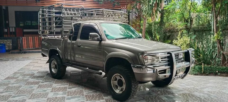 2000 Toyota Hilux Tiger VI 3