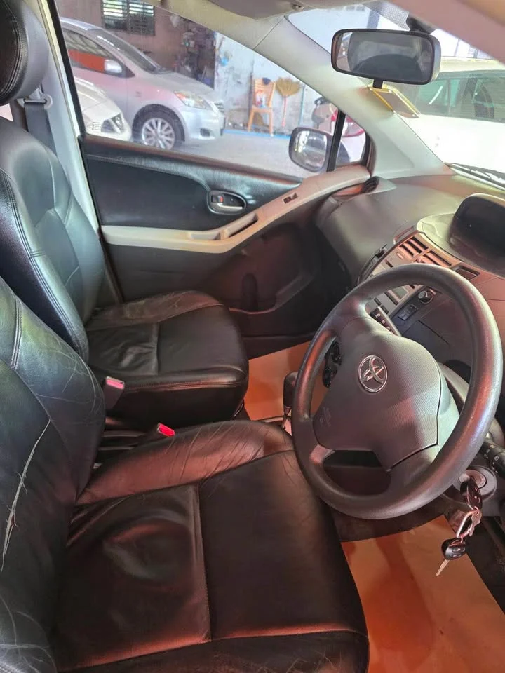 2009 Toyota Yaris II 2