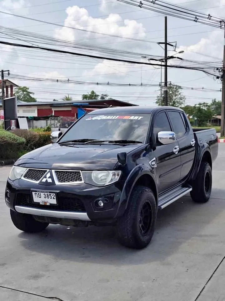 2013 Mitsubishi Triton IV 2