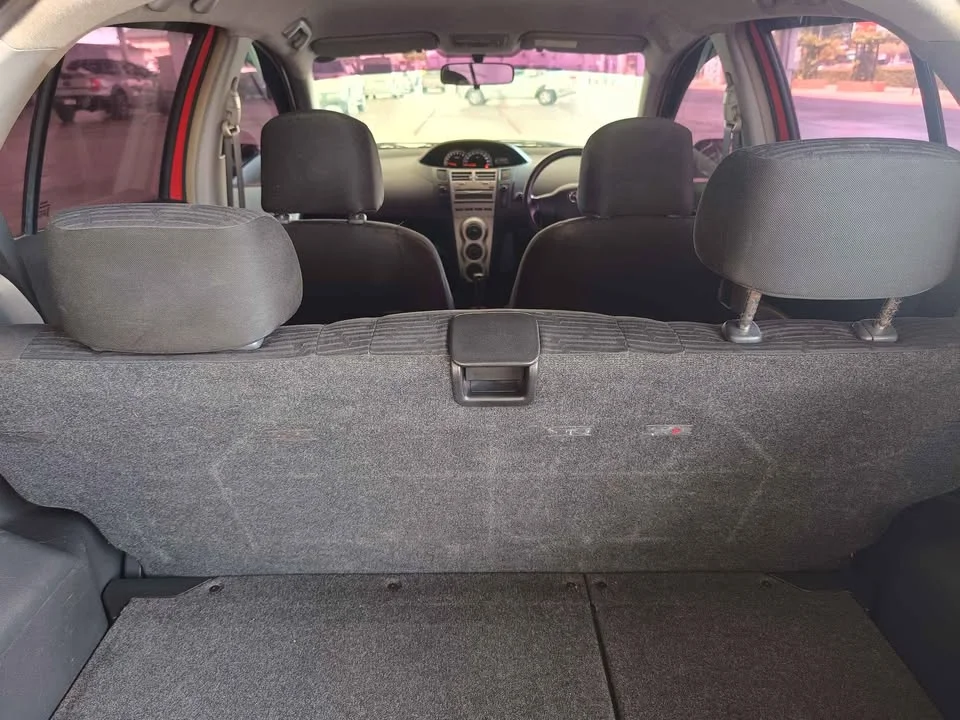 2010 Toyota Yaris II 2