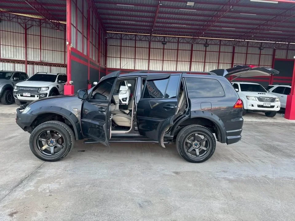 2009 Mitsubishi Pajero Sport II 2