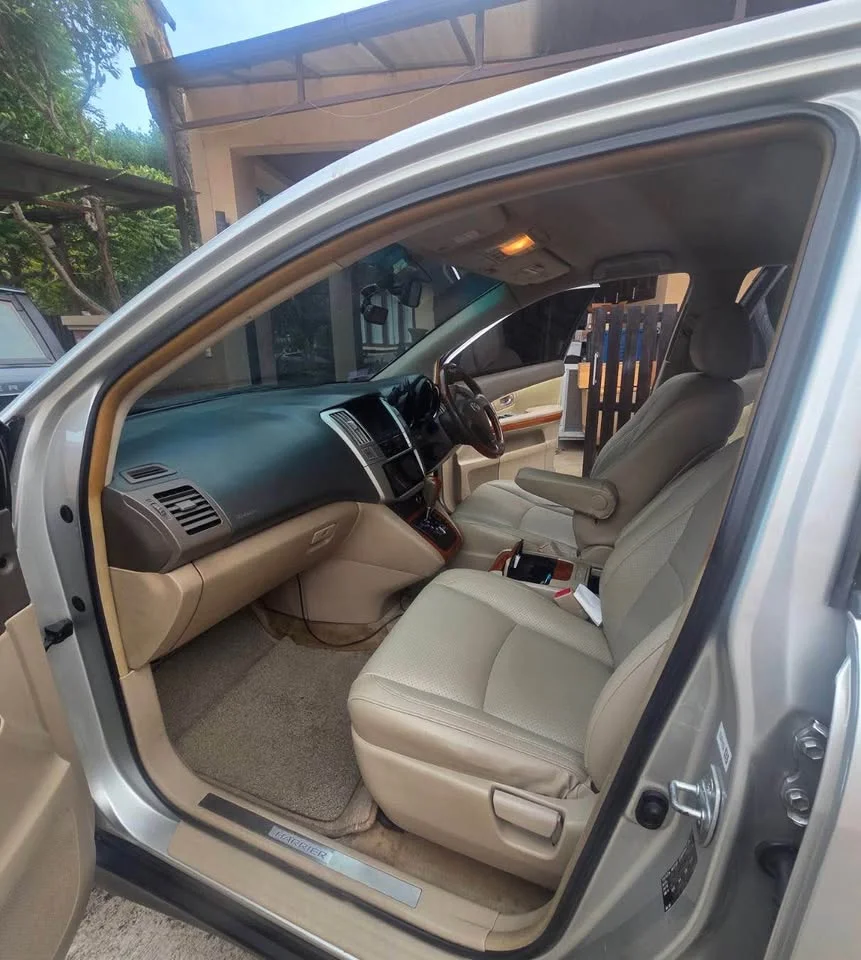 2004 Toyota Harrier II 3