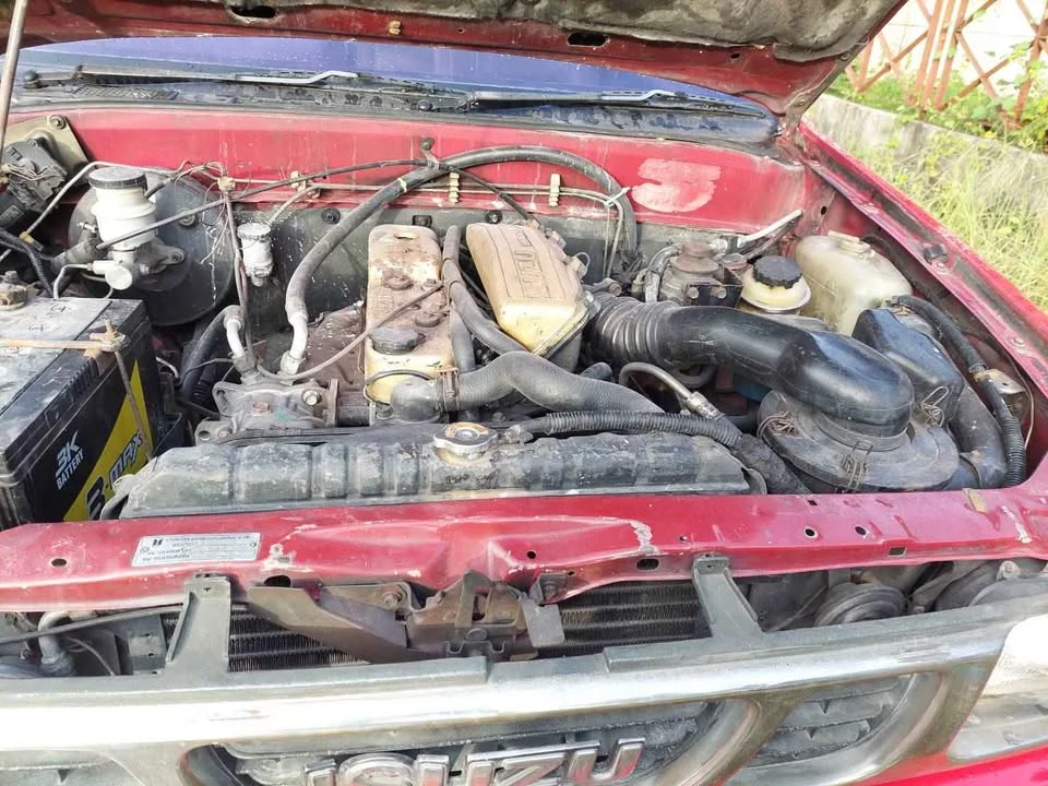 1990 Isuzu TFR III 2