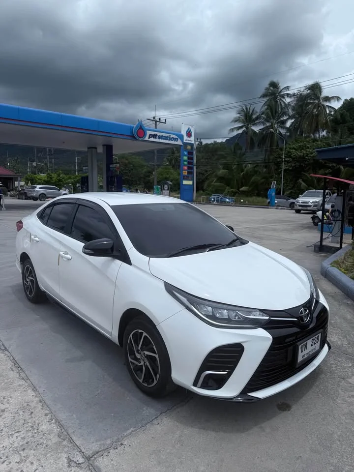 2022 Toyota Yaris ATIV III 2