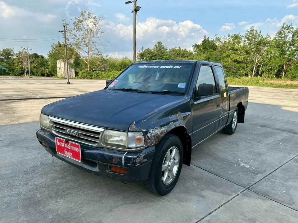 1996 Isuzu TFR III 2