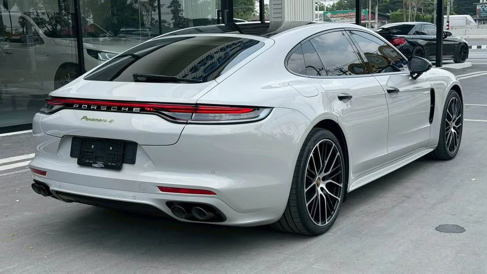 2022 Porsche Panamera II 3
