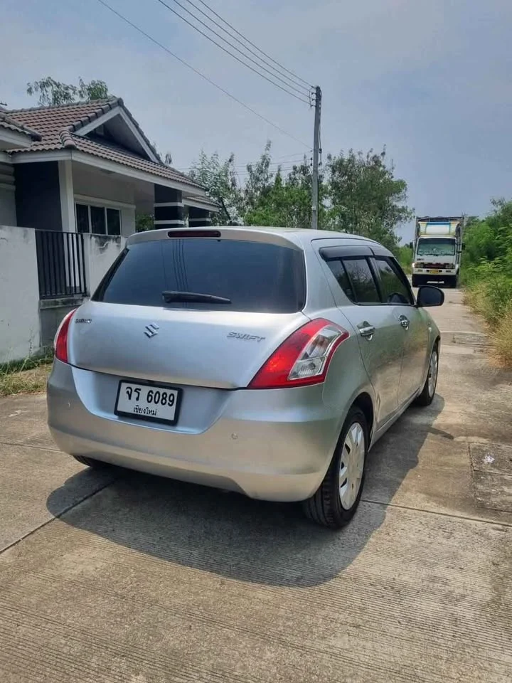 2013 Suzuki Swift II 2