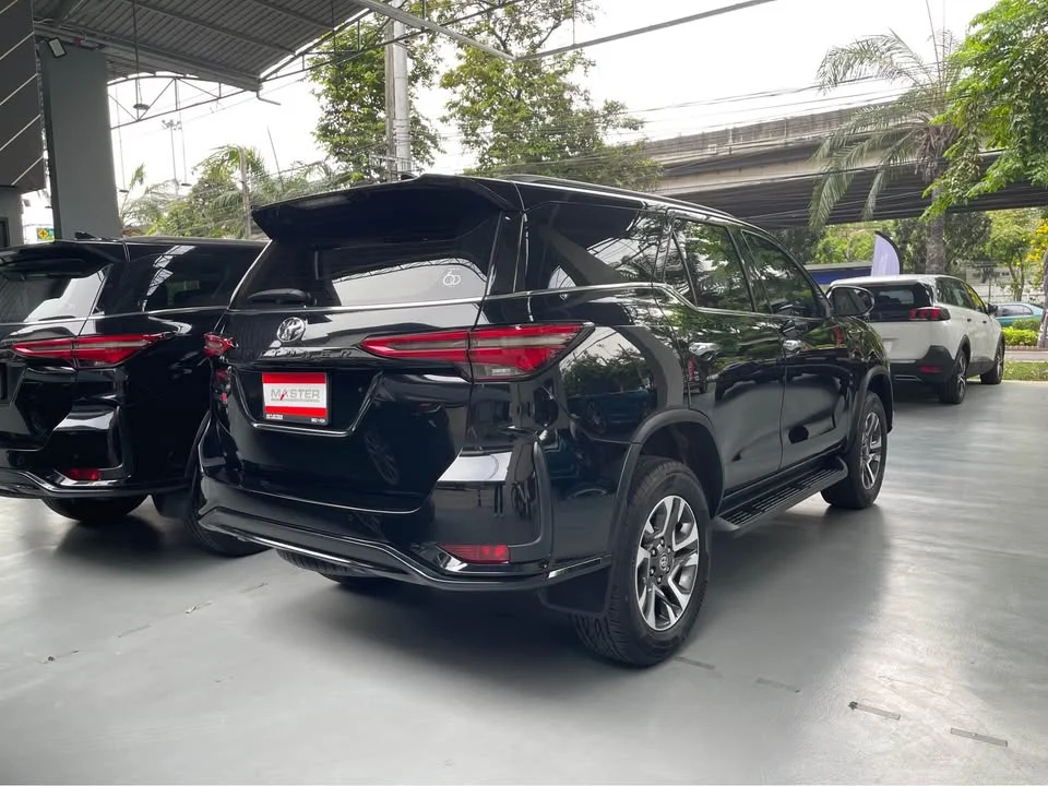 2022 Toyota Fortuner II 3