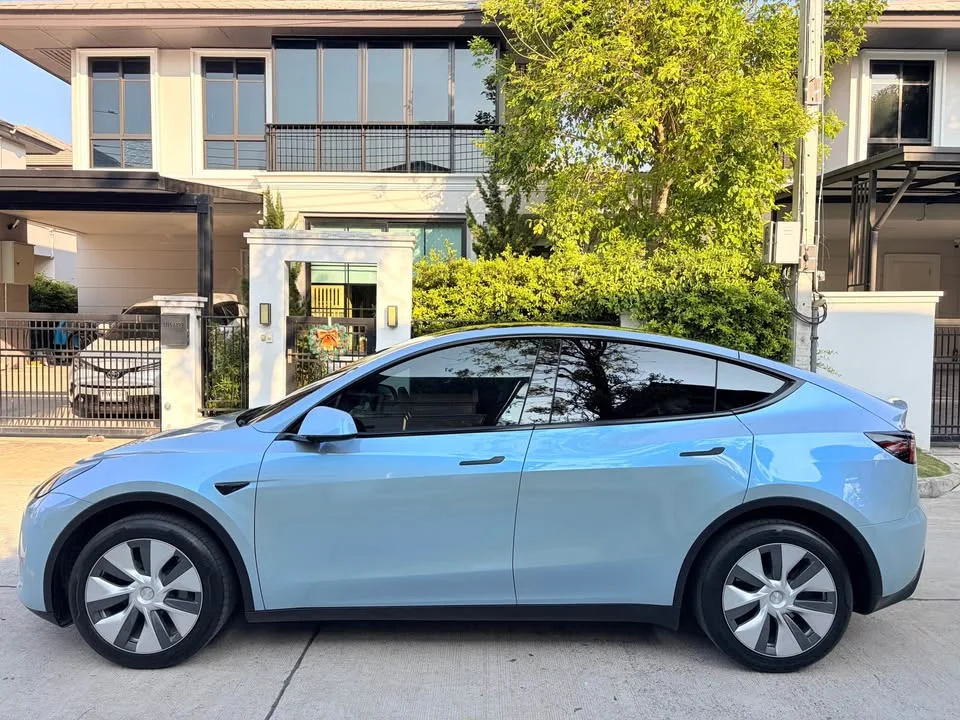 2023 Tesla Model Y 3