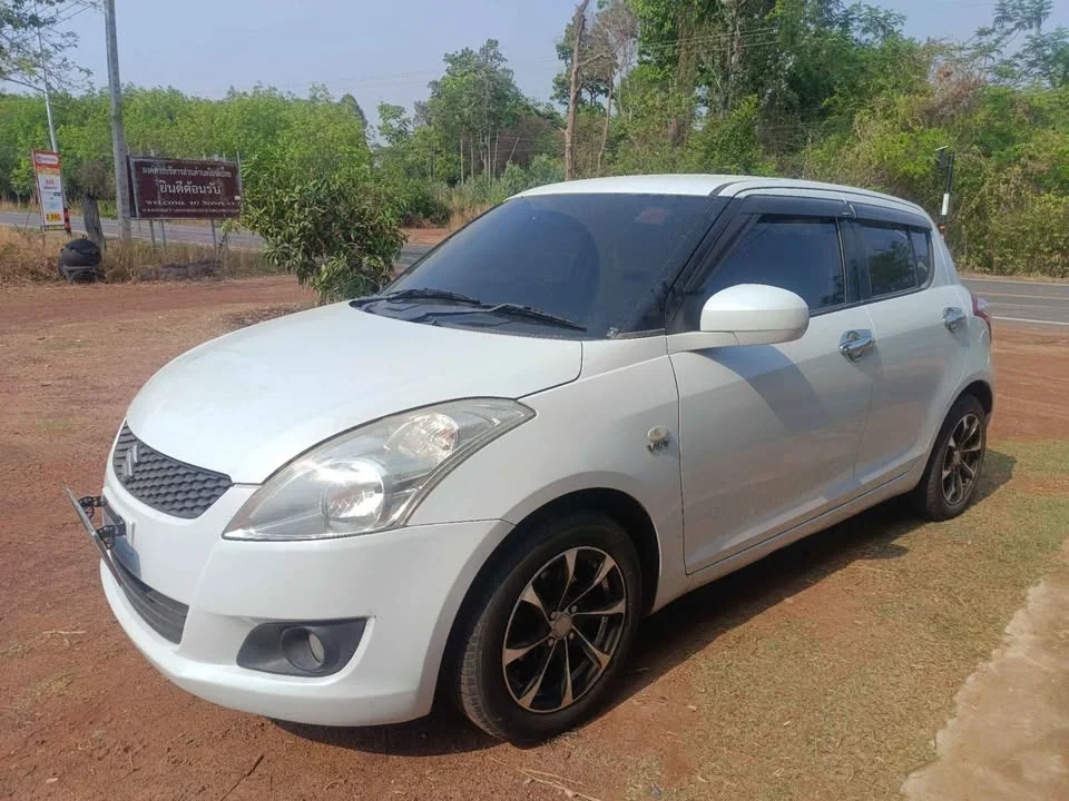 2012 Suzuki Swift II 2