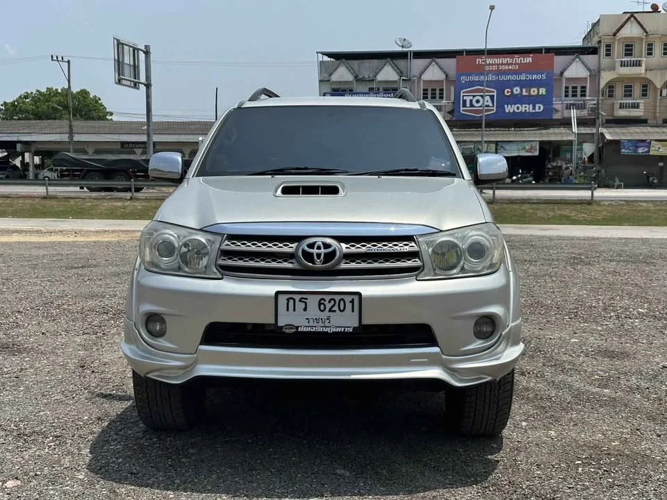 2005 Toyota Fortuner I 3