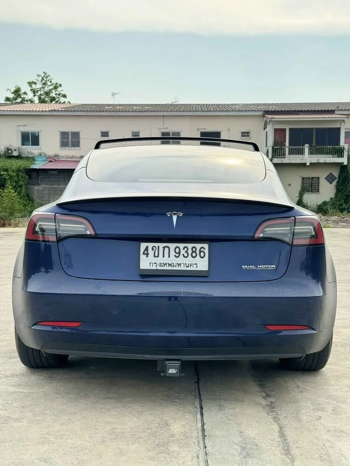 2023 Tesla Model 3 2