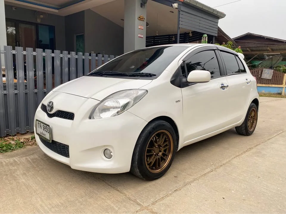 2012 Toyota Yaris II 3