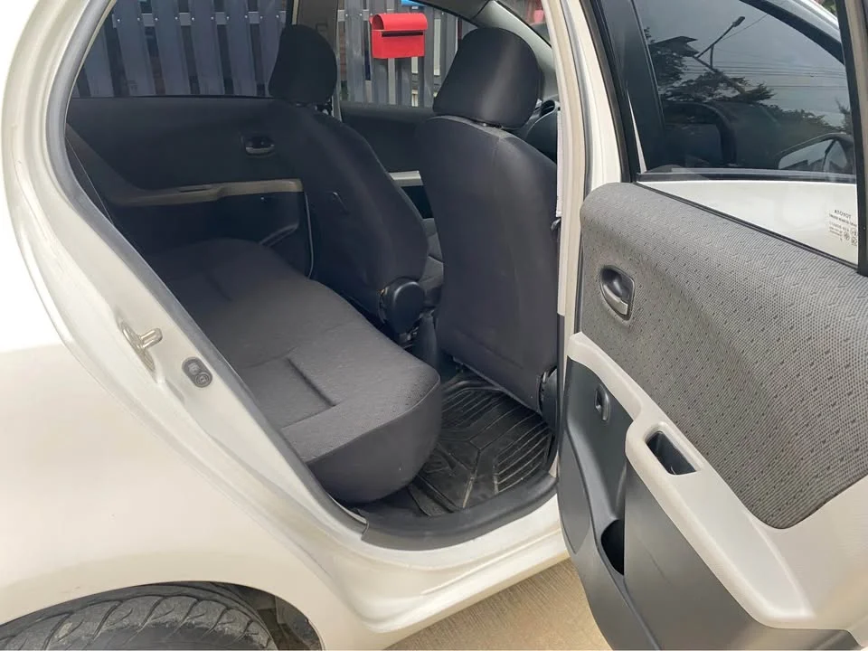2012 Toyota Yaris II 3