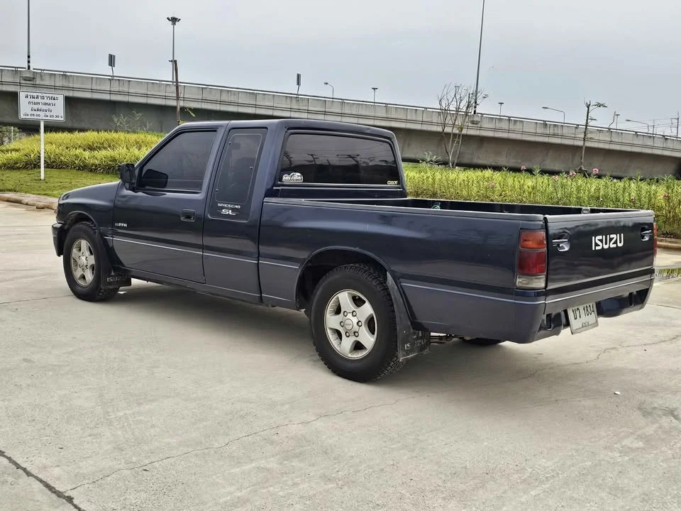1995 Isuzu TFR III 2