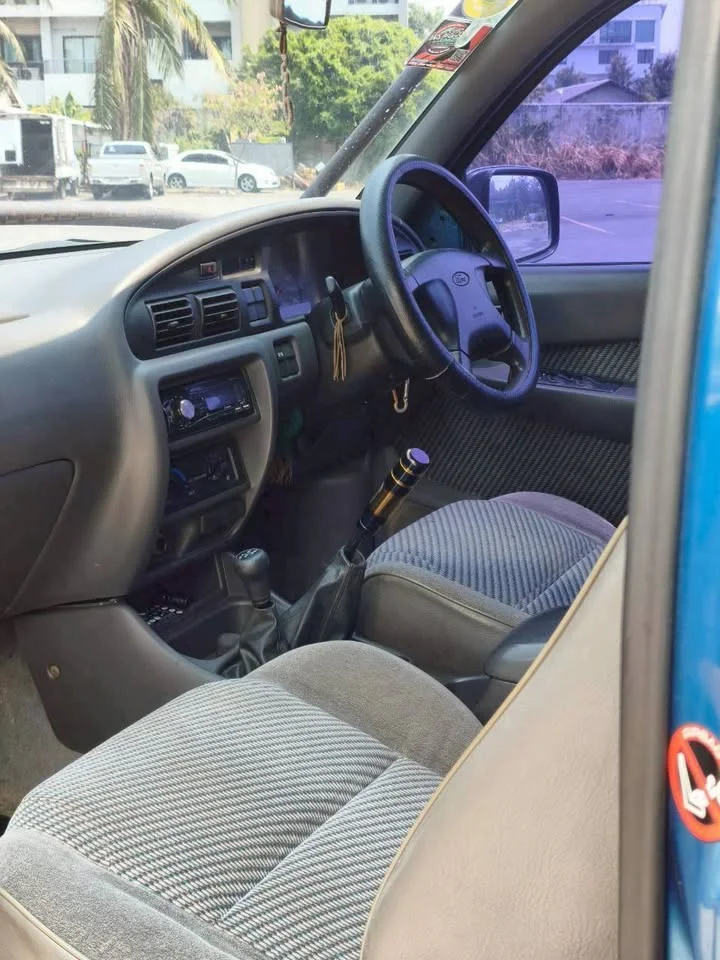 2000 Mazda 2500 Fighter V 3