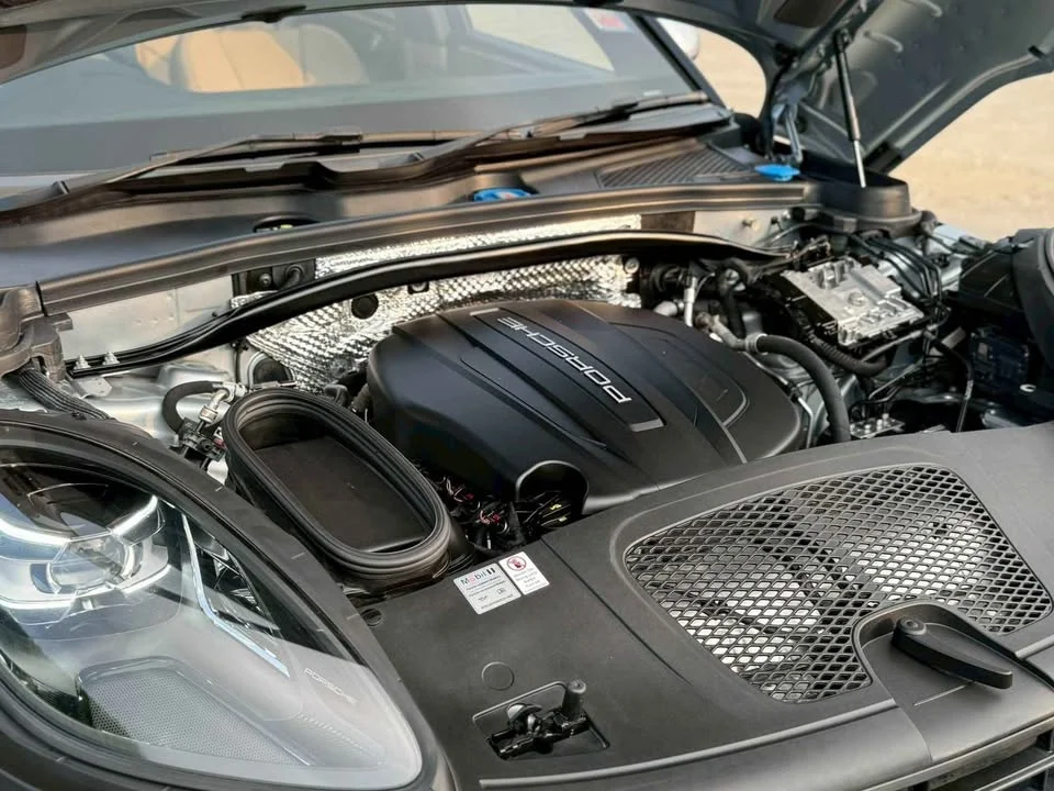 2020 Porsche Macan I 2