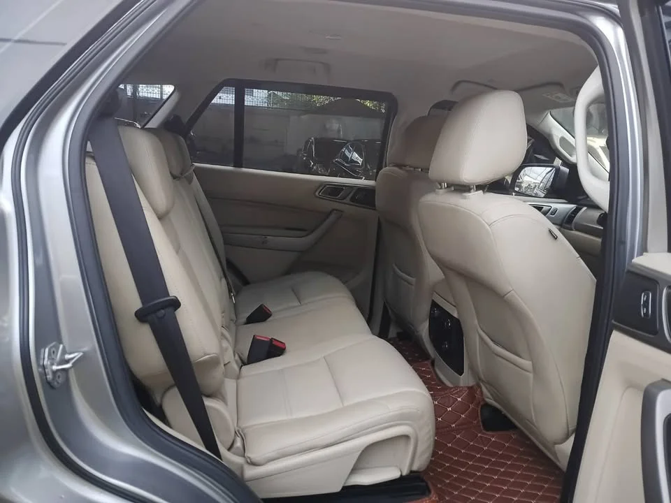 2015 Ford Everest II 2