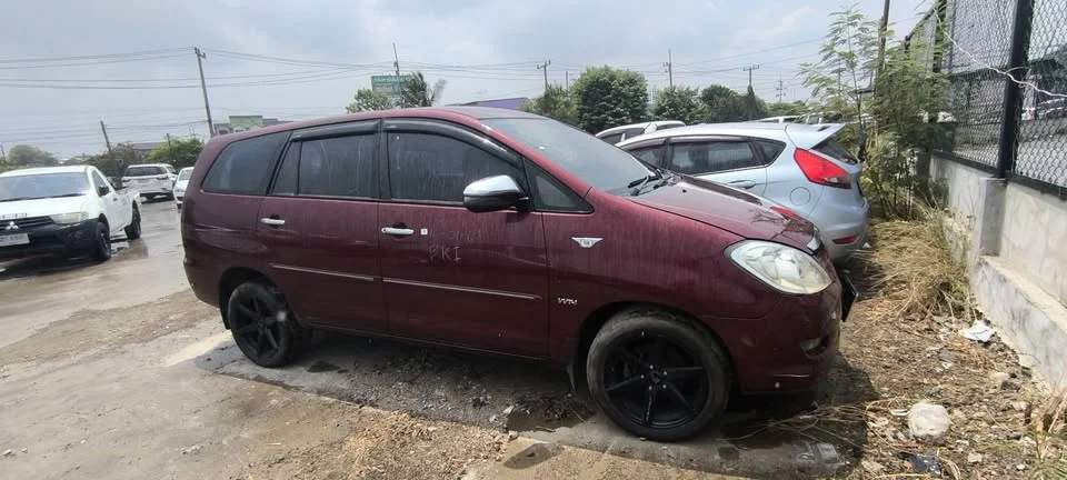 2009 Toyota Innova I 3