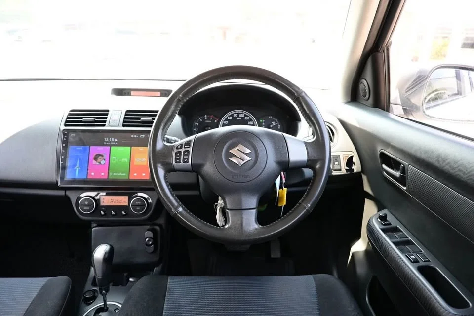 2012 Suzuki Swift I 3