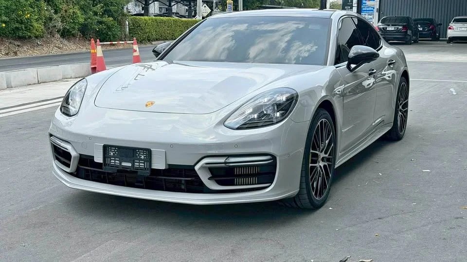 2022 Porsche Panamera II 2