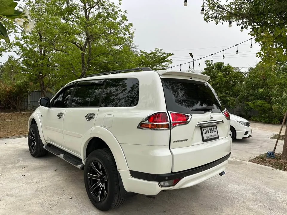 2012 Mitsubishi Pajero Sport II 2