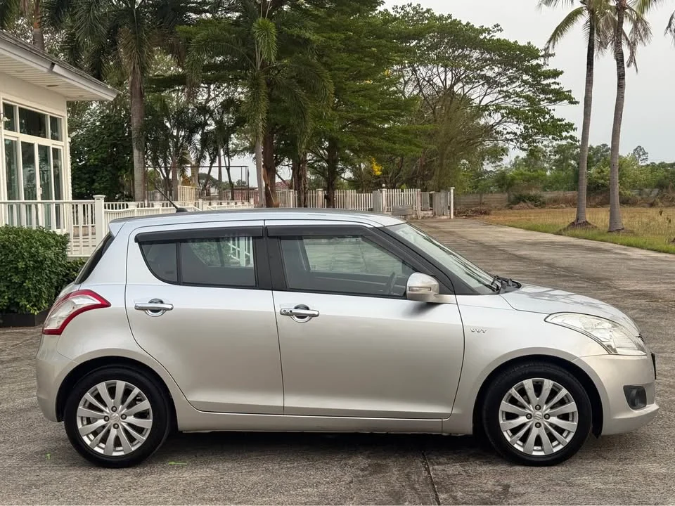 2013 Suzuki Swift II 2