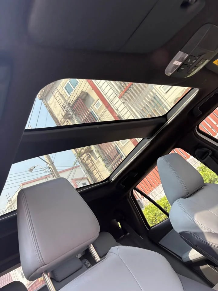 2025 Toyota Yaris Cross AC200 3