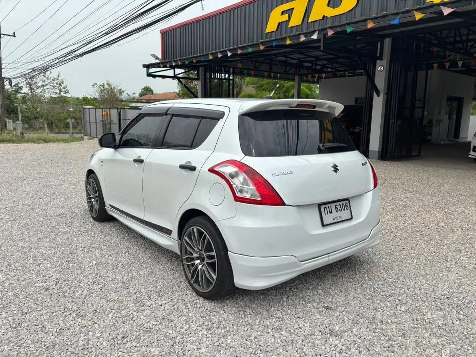 2014 Suzuki Swift II 3