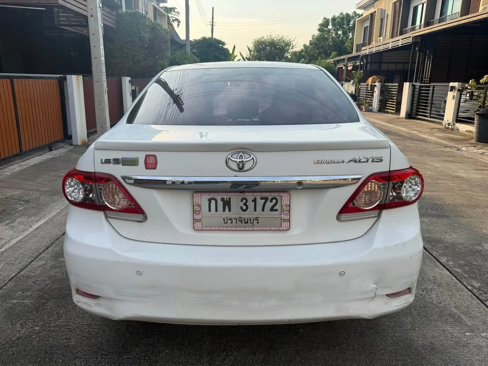 2011 Toyota Corolla Altis X (E140) 3