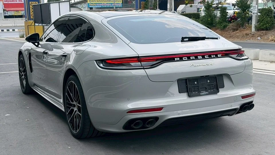 2022 Porsche Panamera II 3