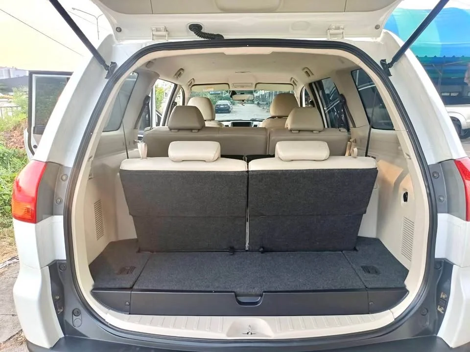 2011 Mitsubishi Pajero Sport II 2