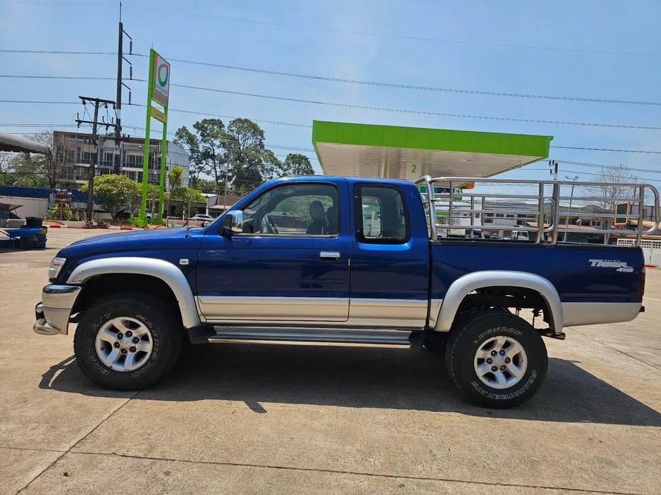 2003 Toyota Hilux Tiger VI 3