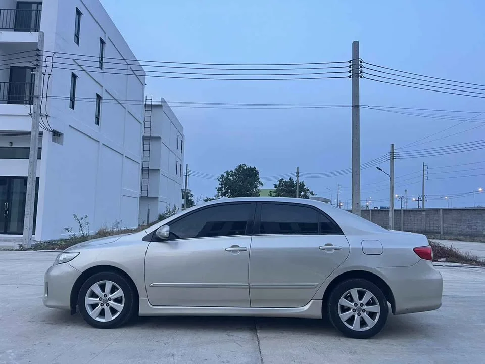 2012 Toyota Corolla Altis X (E140) 2