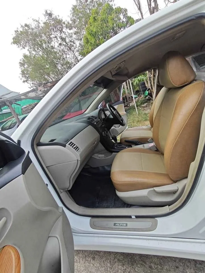 2012 Toyota Corolla Altis X (E140) 3