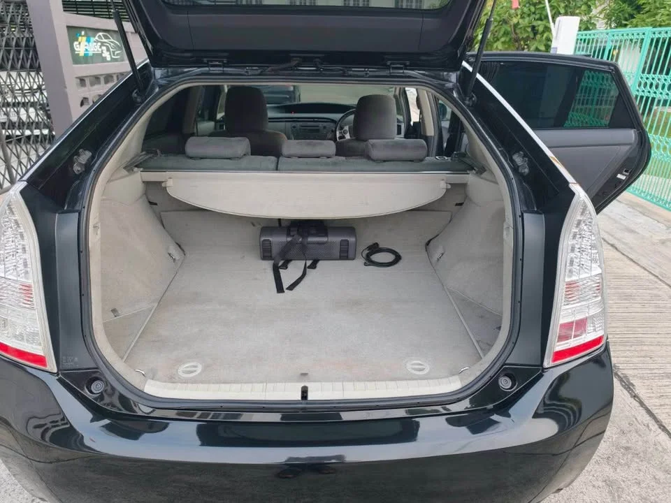 2011 Toyota Prius III 2