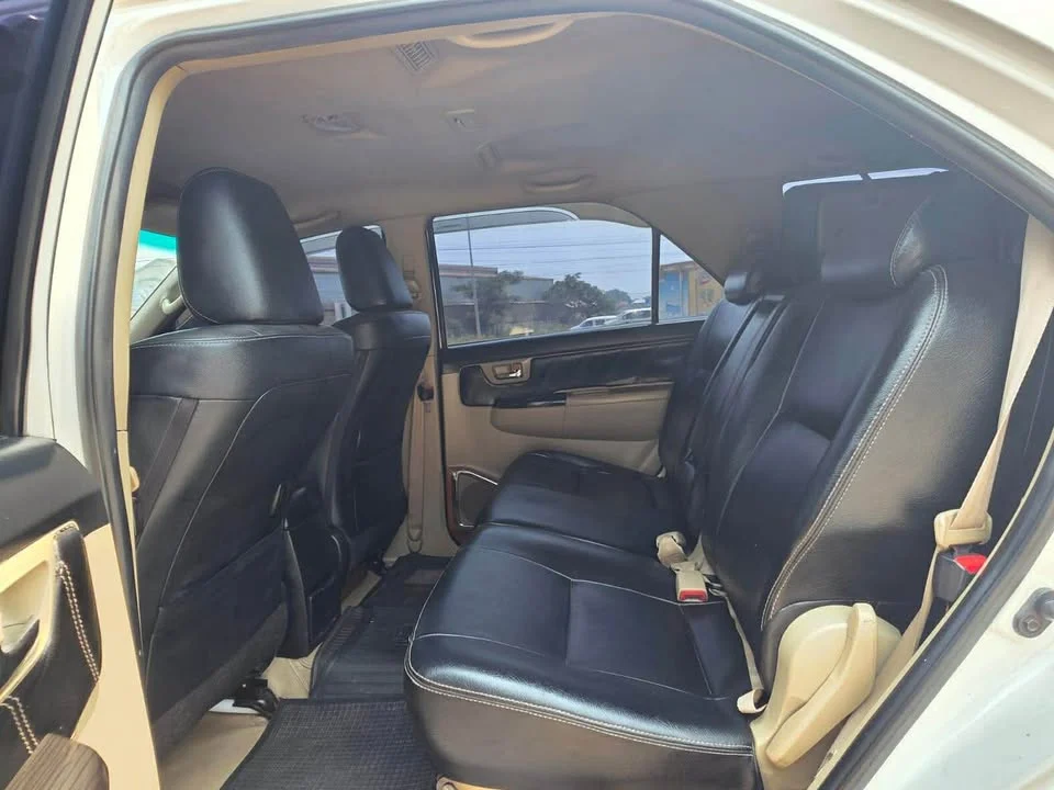 2010 Toyota Fortuner I 2