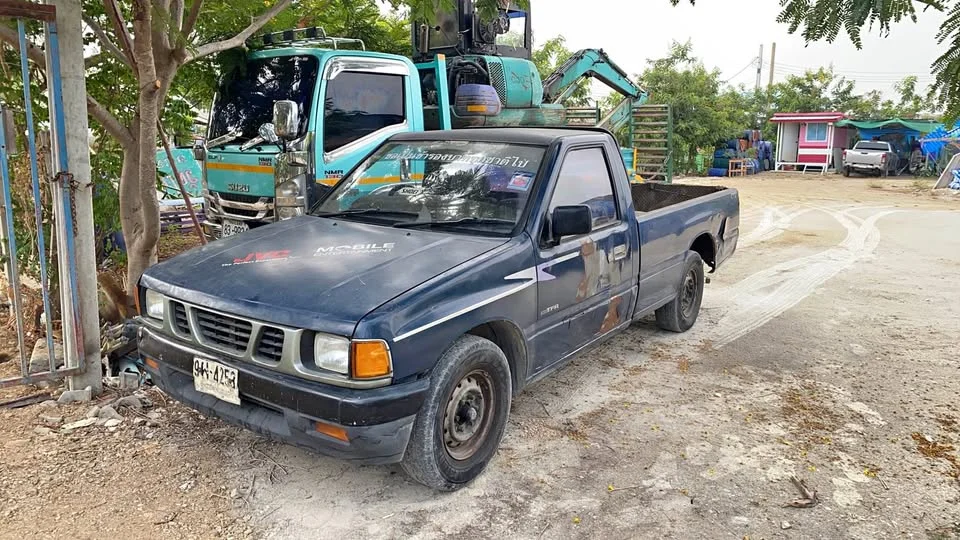 1989 Isuzu TFR III 2