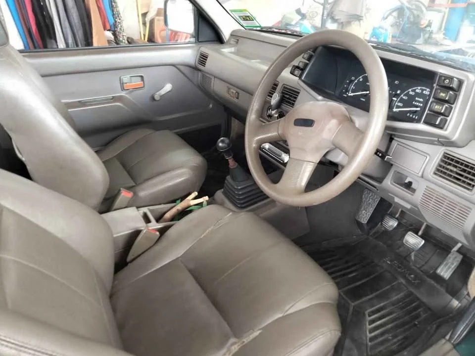 1995 Isuzu TFR III 3