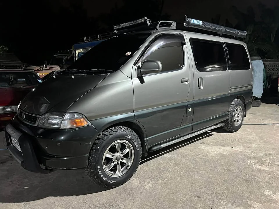 2001 Toyota Granvia H100 3