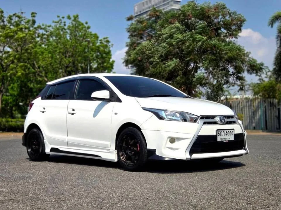 2016 Toyota Yaris III 2