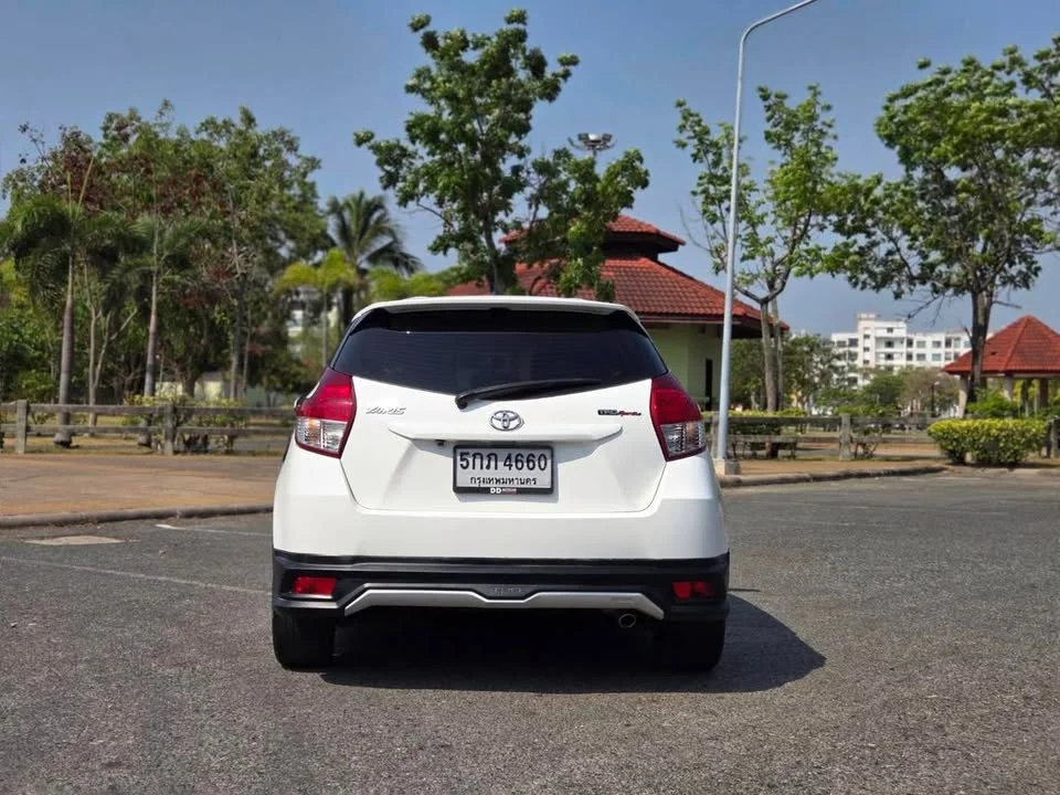 2016 Toyota Yaris III 3