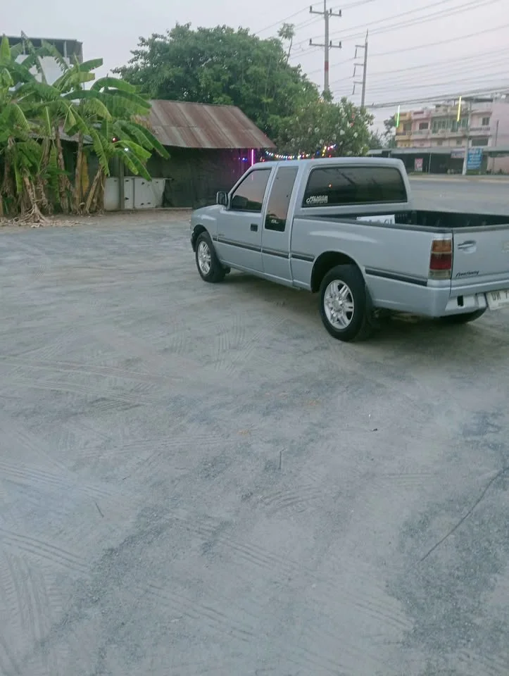 1996 Isuzu TFR III 3