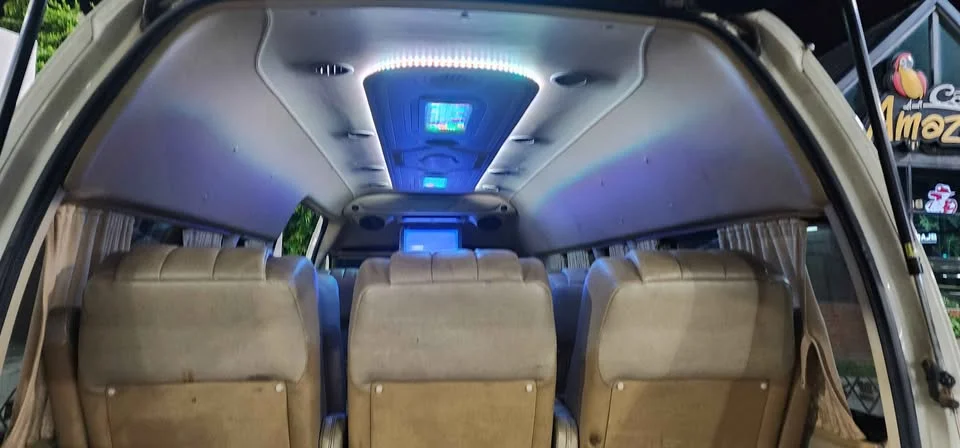 2011 Toyota Commuter V (H200) 2