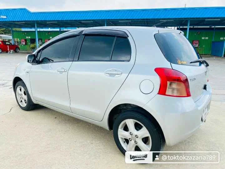 2008 Toyota Yaris II 2