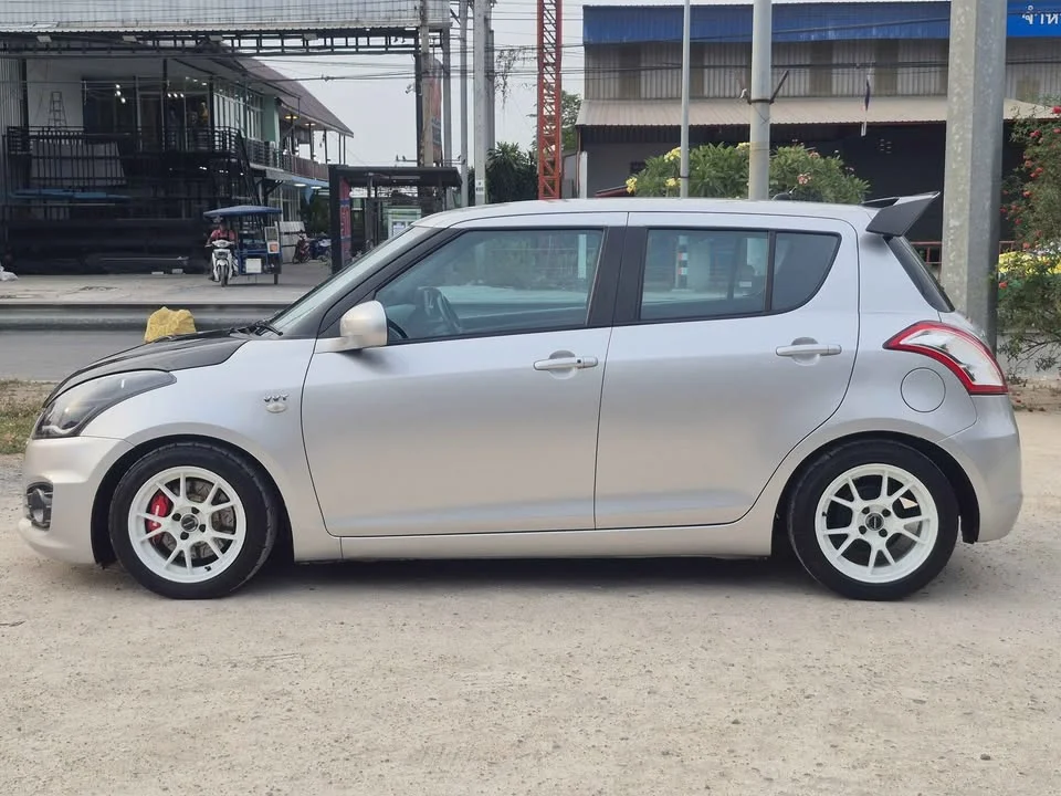 2015 Suzuki Swift II 2
