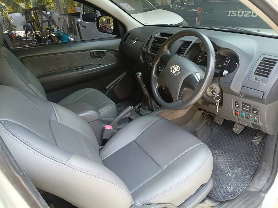 2012 Toyota Hilux VII 3
