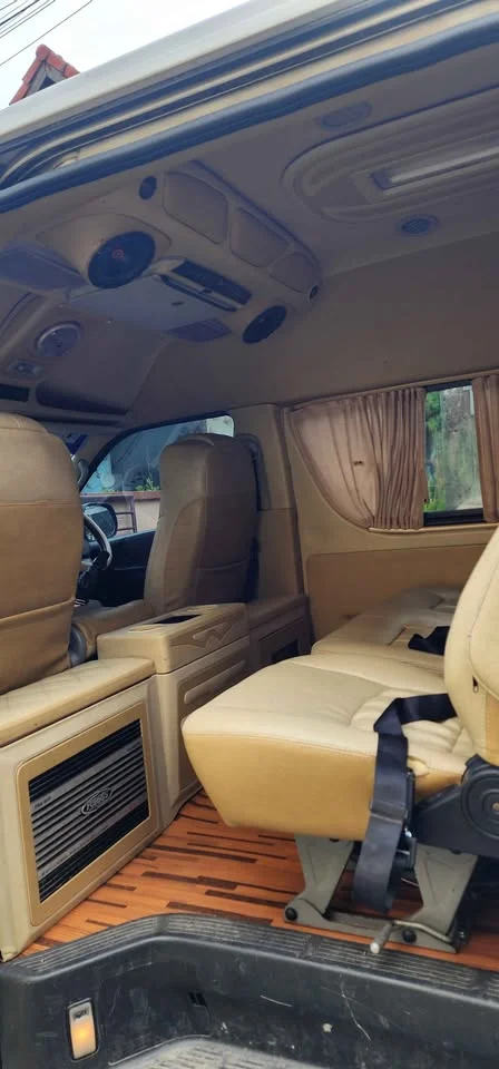 2011 Toyota Commuter V (H200) 2