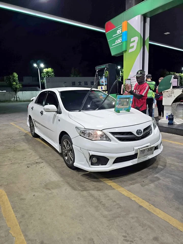2013 Toyota Corolla Altis X (E140) 3