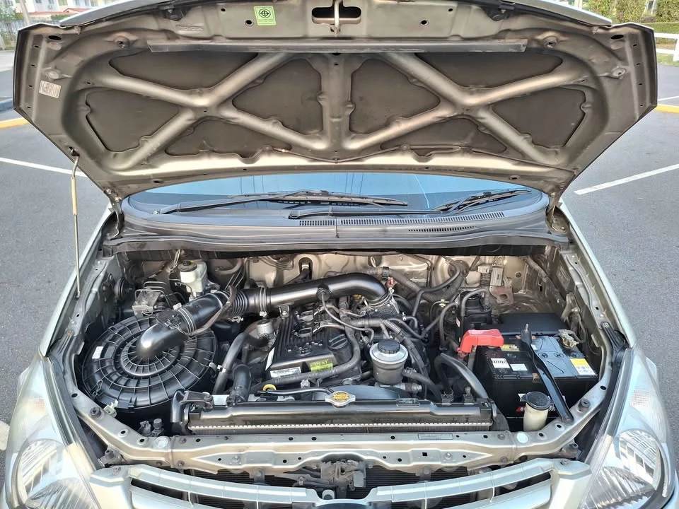 2010 Toyota Innova I 2